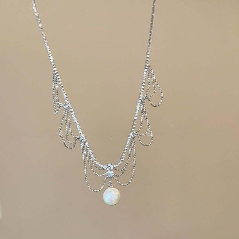 French lace design pearl necklace
