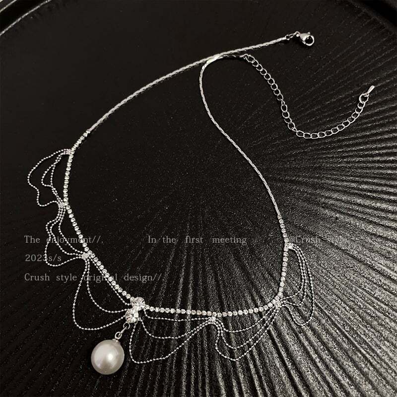 French lace design pearl necklace