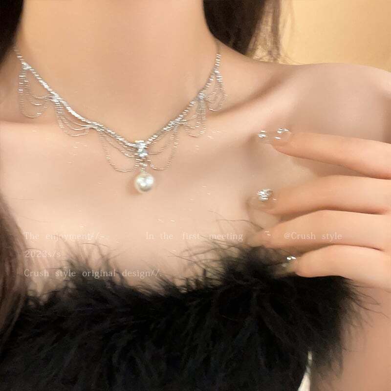 French lace design pearl necklace