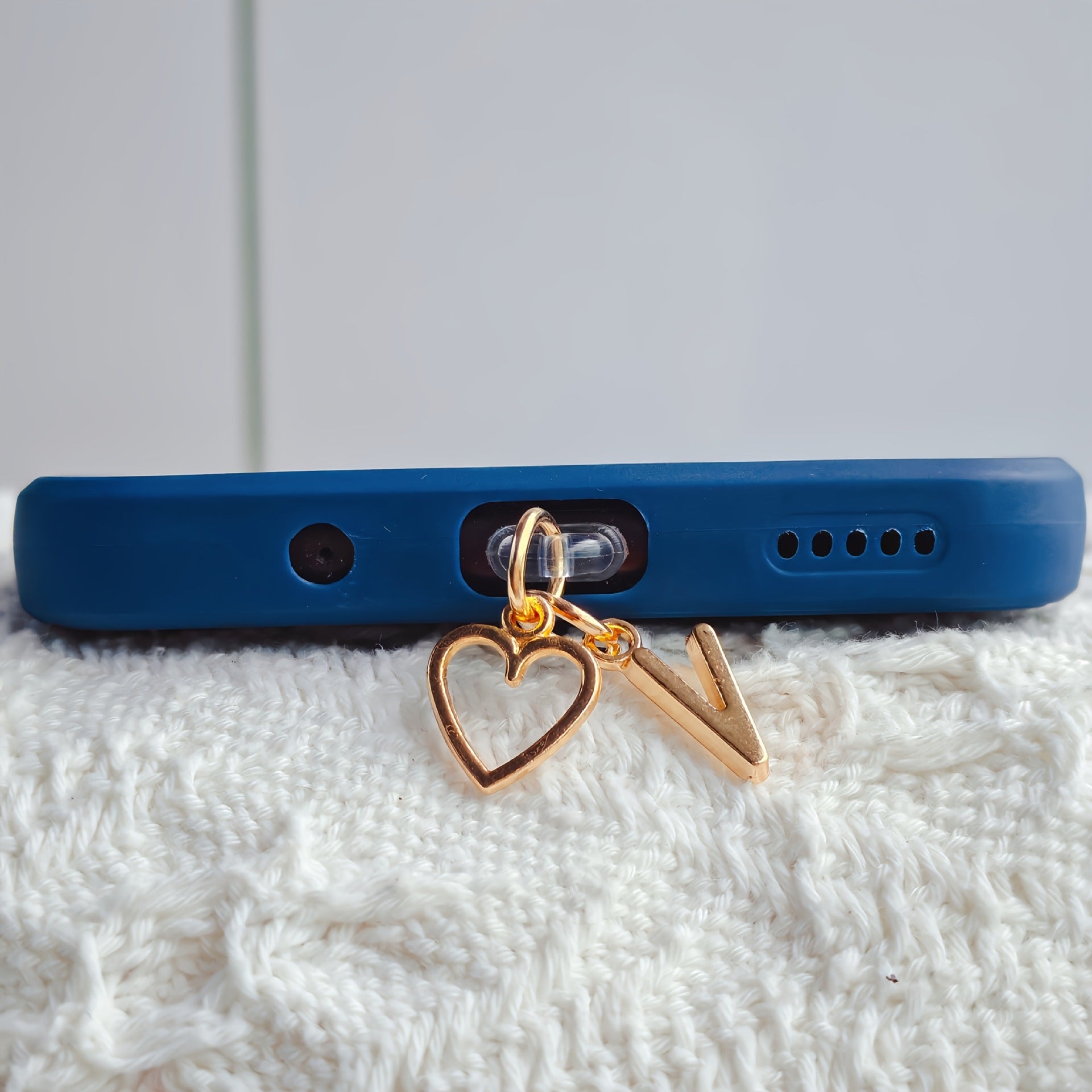 ⏰$9.99 ONLY ONE DAY🔥A-Z Letter Pendant Stylish Heart-Shaped Charging Port Dust Cover