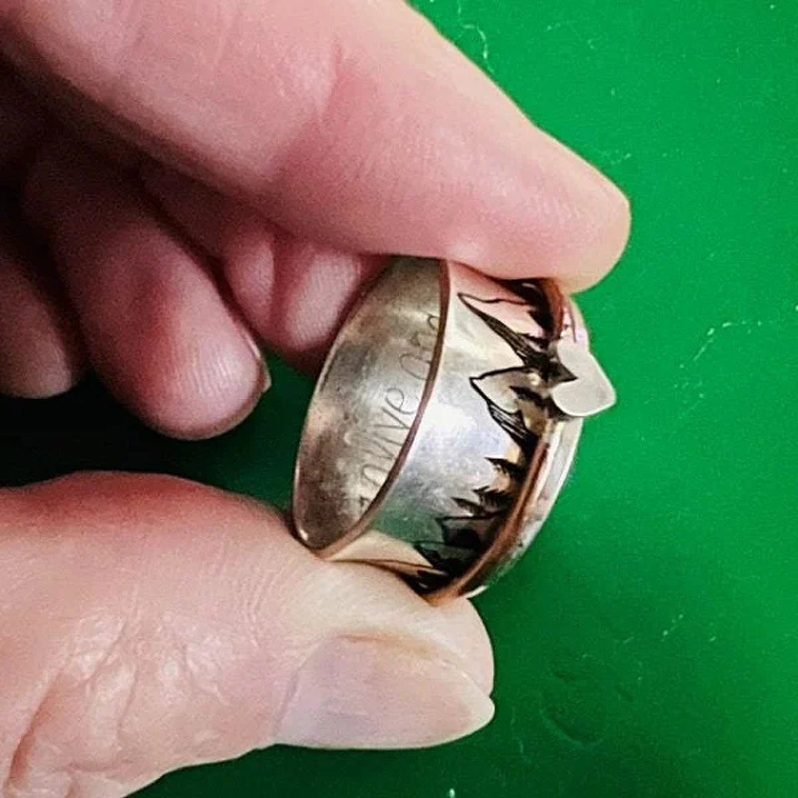 KEEP CLIMBING LARGE CIRCLE FIDGET RING